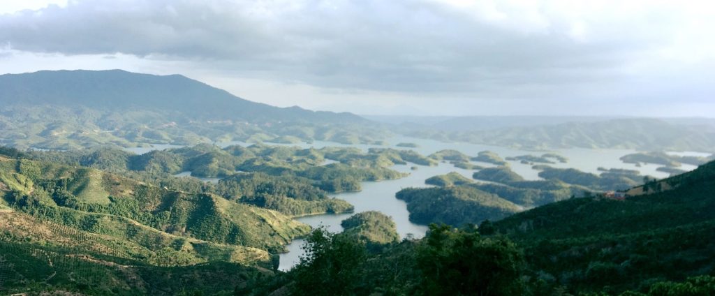 Hồ Tà Đùng đầy nước tháng 12